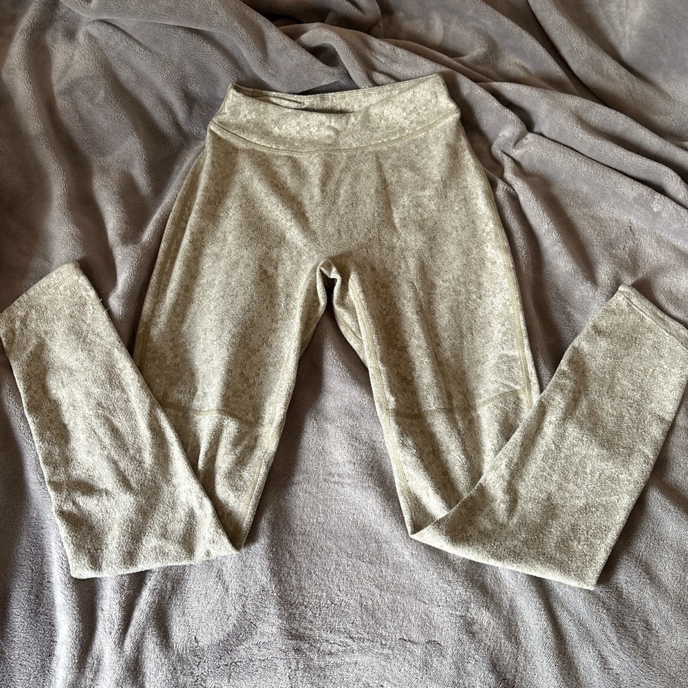 Women’s Cream & Green-ish Gymshark Leggings